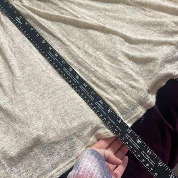 Emerald (boutique brand) oatmeal color top, faux button front with lace detail - Picture 4 of 8